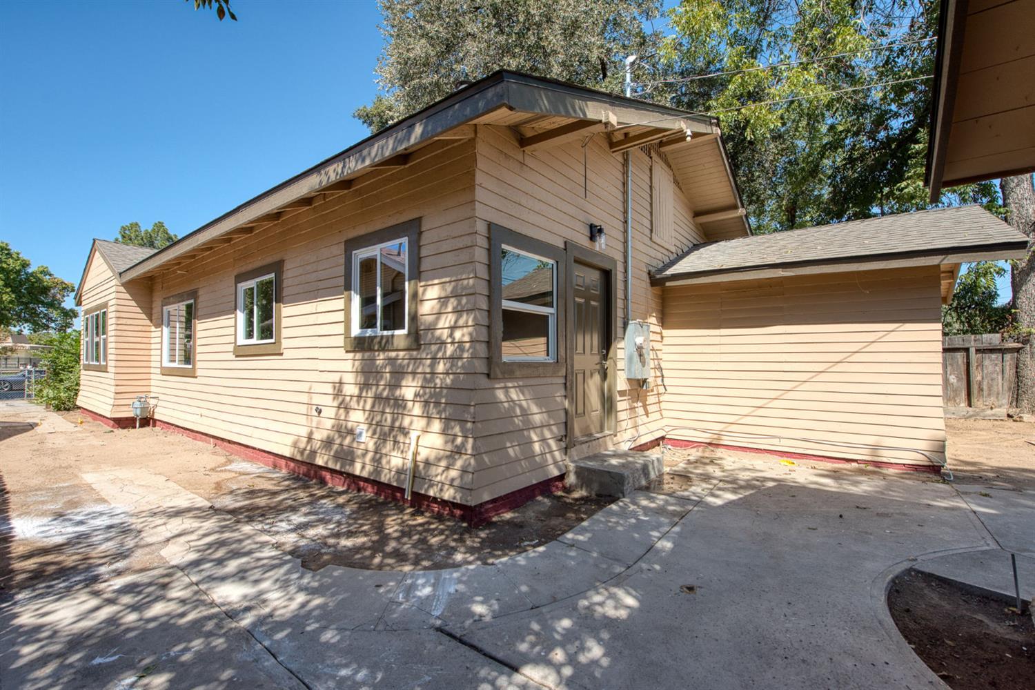 986 N Wilson Ave, Fresno, CA 93728
