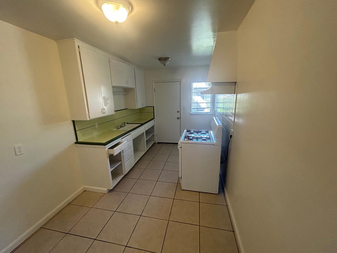 2216 N 1St St, Fresno, CA 93703