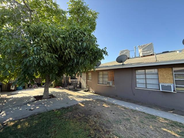 2216 N 1St St, Fresno, CA 93703