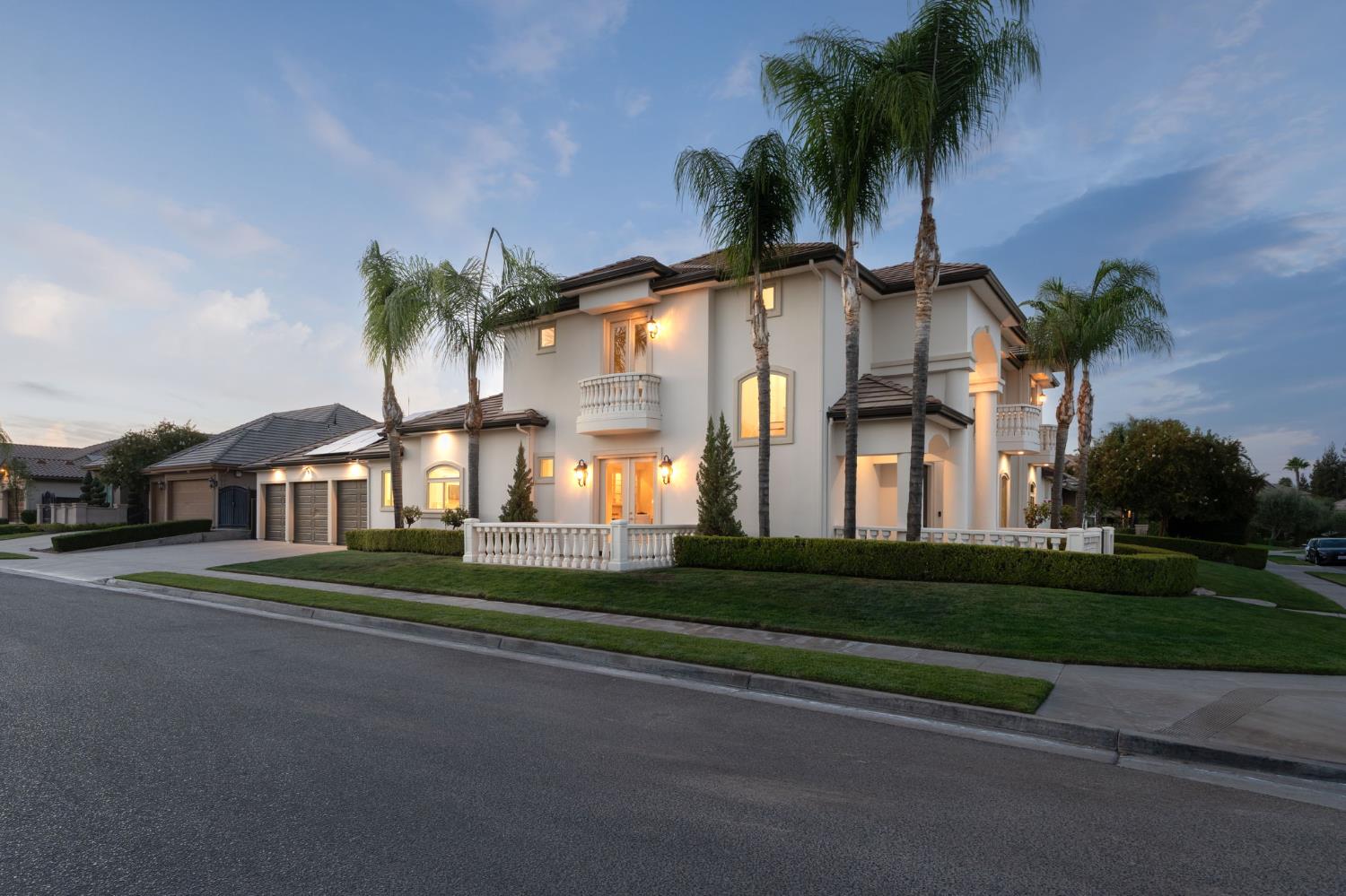 10743 N Baird Ave, Fresno, CA 93730