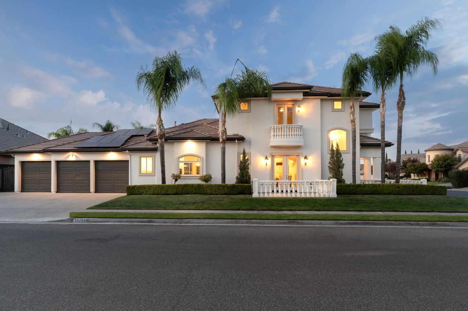10743 N Baird Ave, Fresno, CA 93730