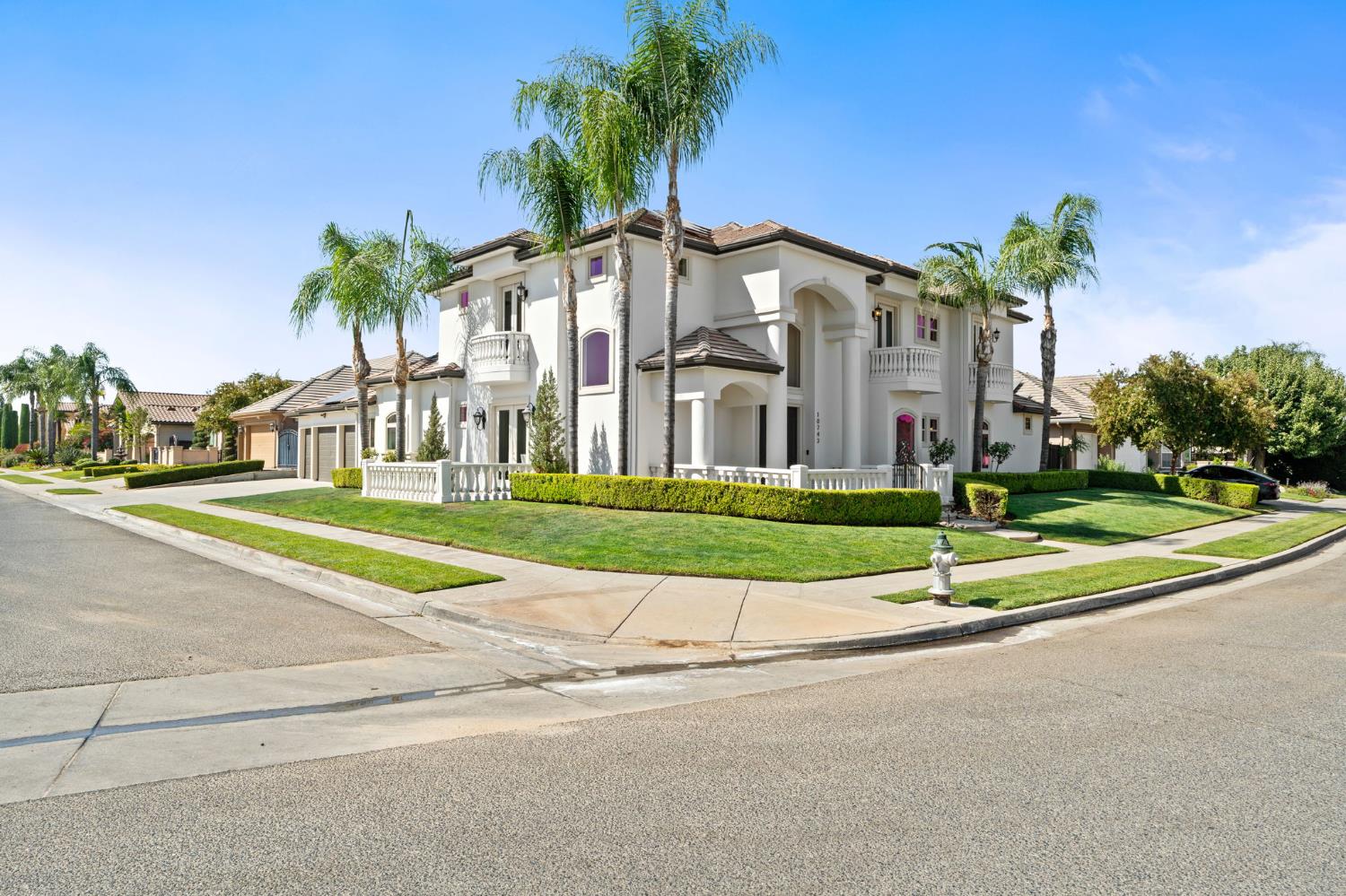 10743 N Baird Ave, Fresno, CA 93730