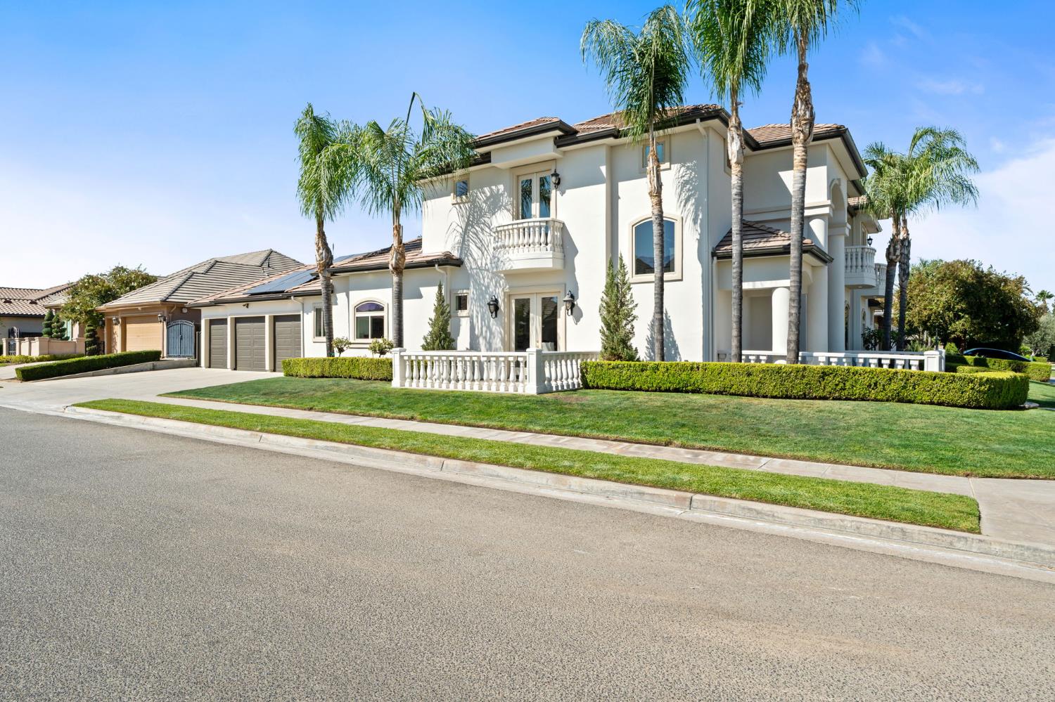 10743 N Baird Ave, Fresno, CA 93730