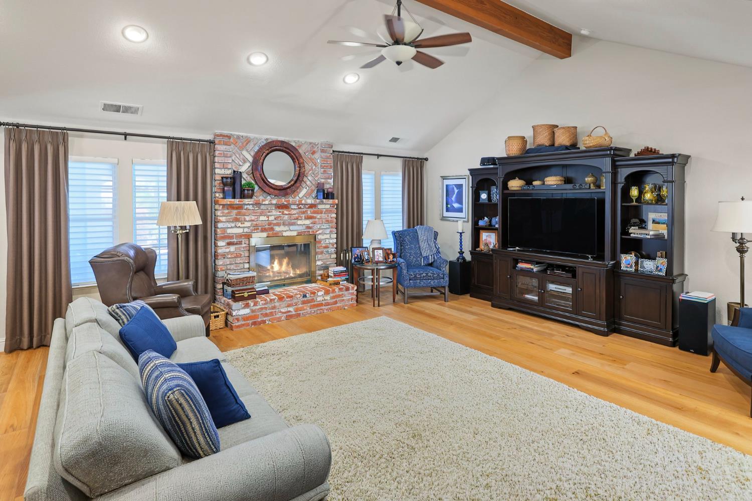1911 Bergren Ct, Kingsburg, CA 93631