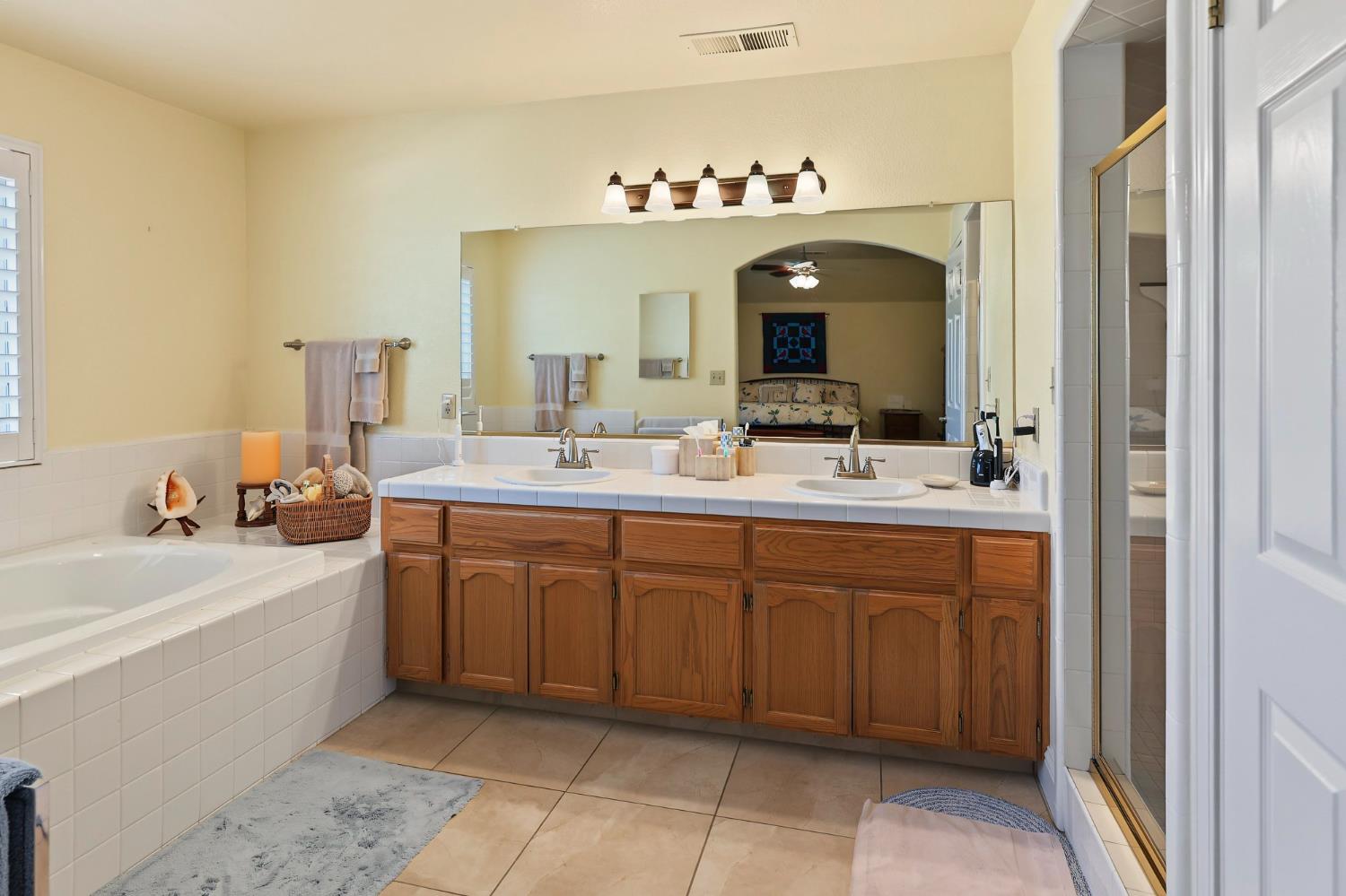 1911 Bergren Ct, Kingsburg, CA 93631
