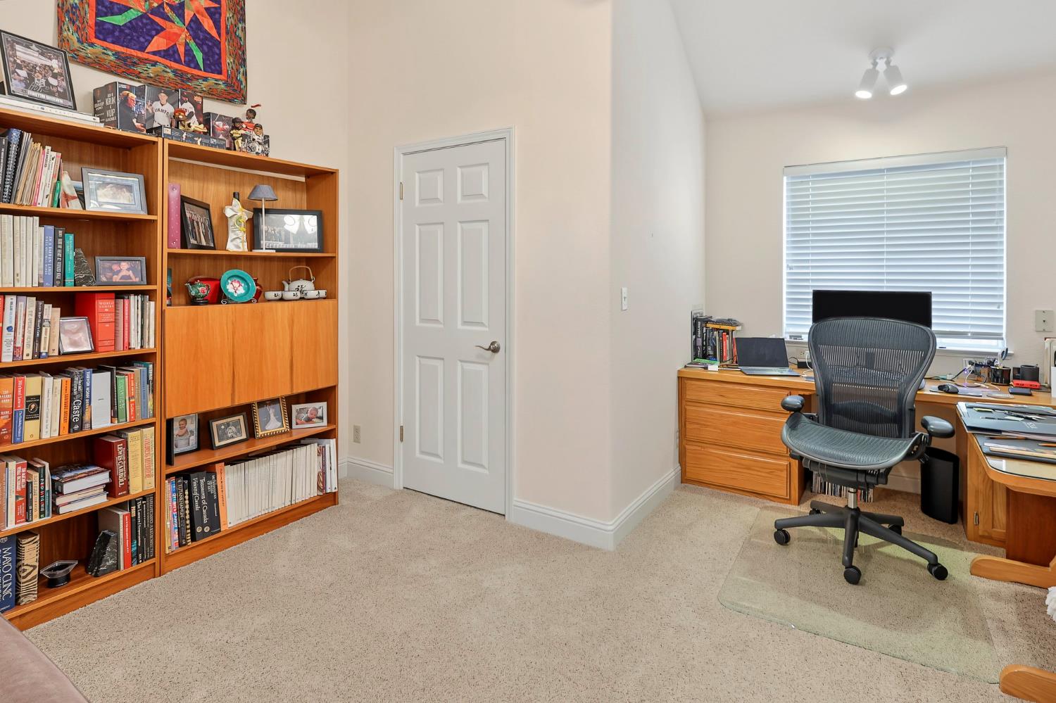 1911 Bergren Ct, Kingsburg, CA 93631