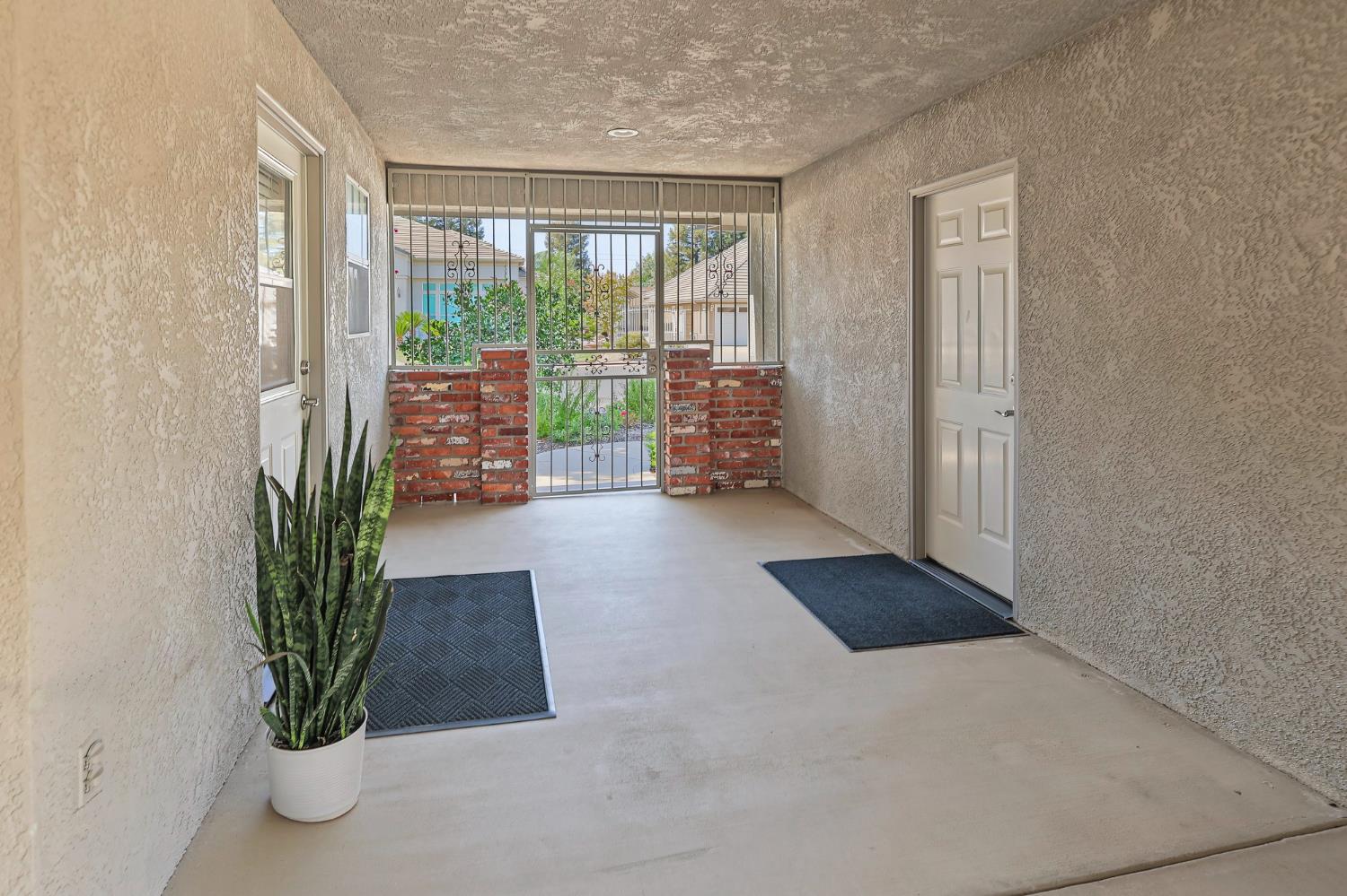 1911 Bergren Ct, Kingsburg, CA 93631