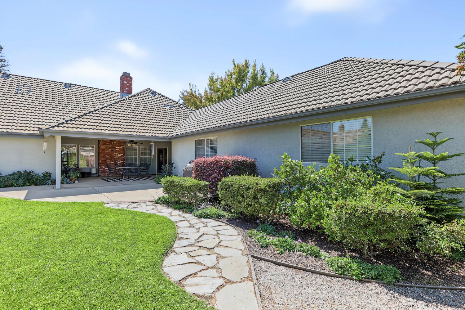 1911 Bergren Ct, Kingsburg, CA 93631