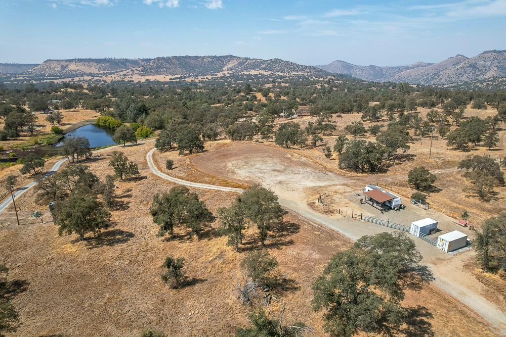 29836 Thunderbird Ln, Prather, CA 93651