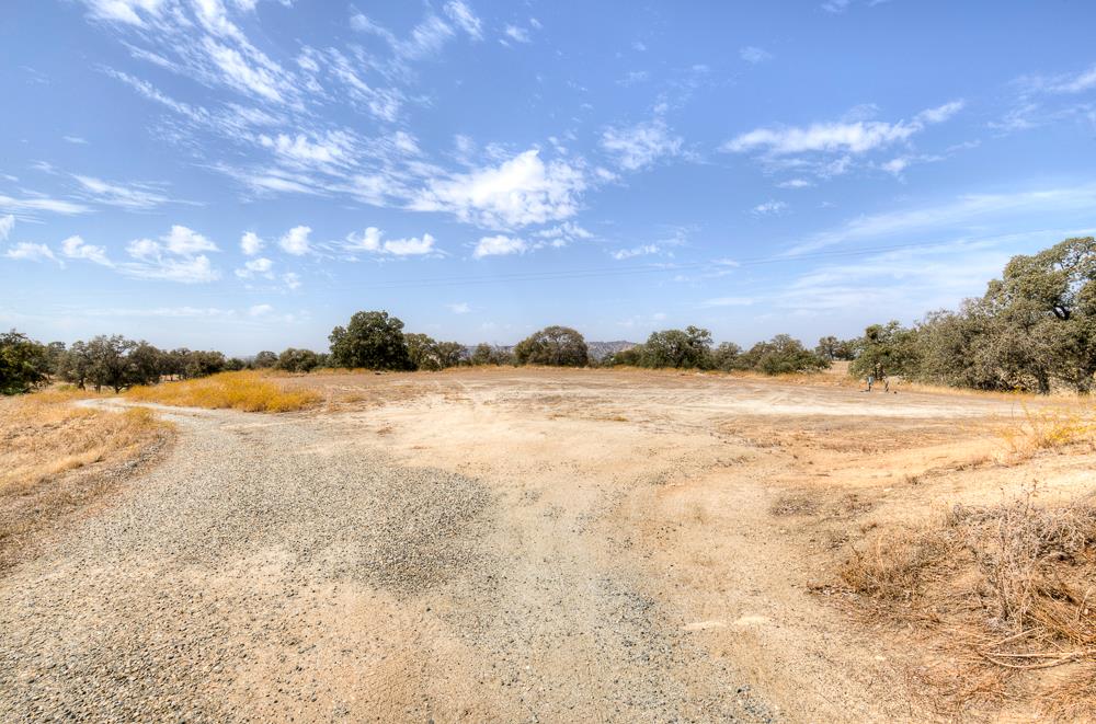 29836 Thunderbird Ln, Prather, CA 93651
