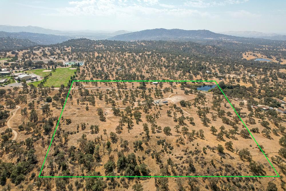 29836 Thunderbird Ln, Prather, CA 93651