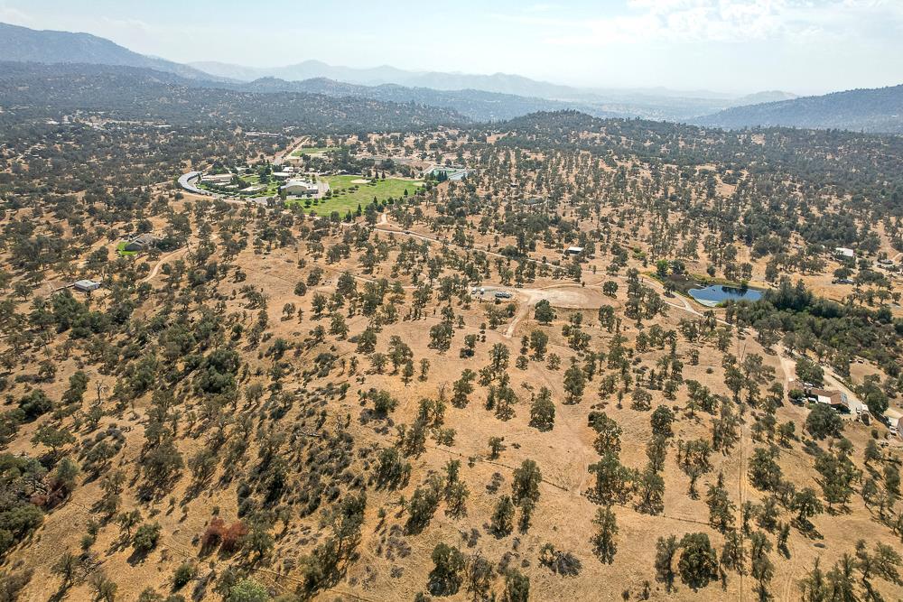 29836 Thunderbird Ln, Prather, CA 93651