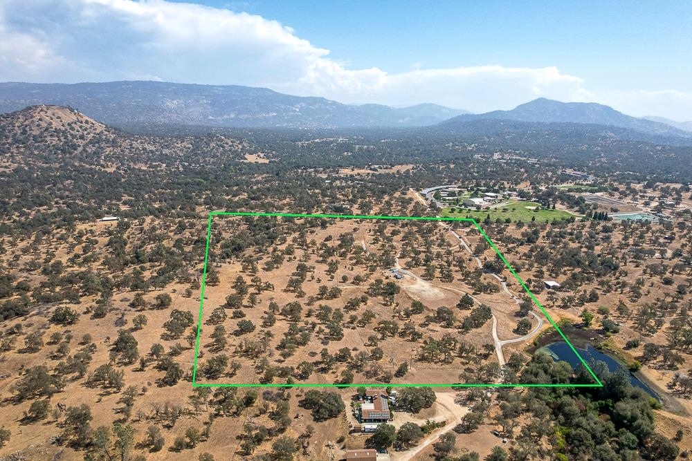 29836 Thunderbird Ln, Prather, CA 93651