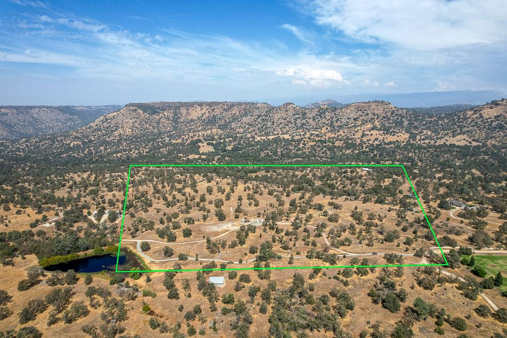 29836 Thunderbird Ln, Prather, CA 93651