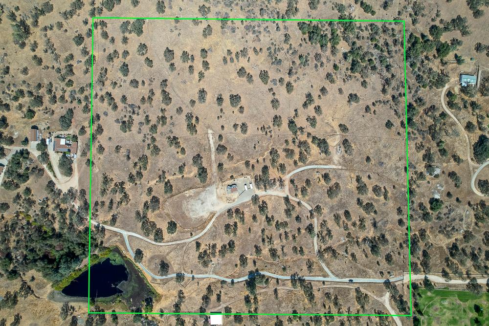 29836 Thunderbird Ln, Prather, CA 93651
