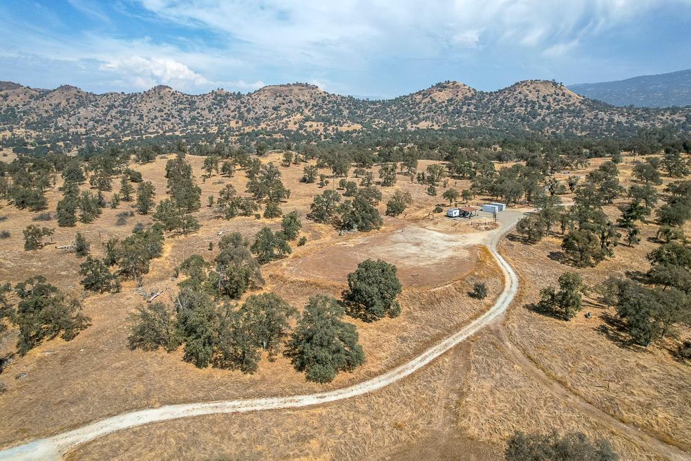 29836 Thunderbird Ln, Prather, CA 93651