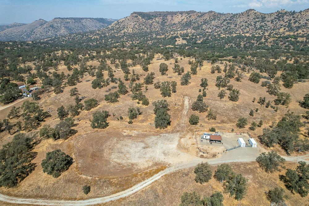 29836 Thunderbird Ln, Prather, CA 93651