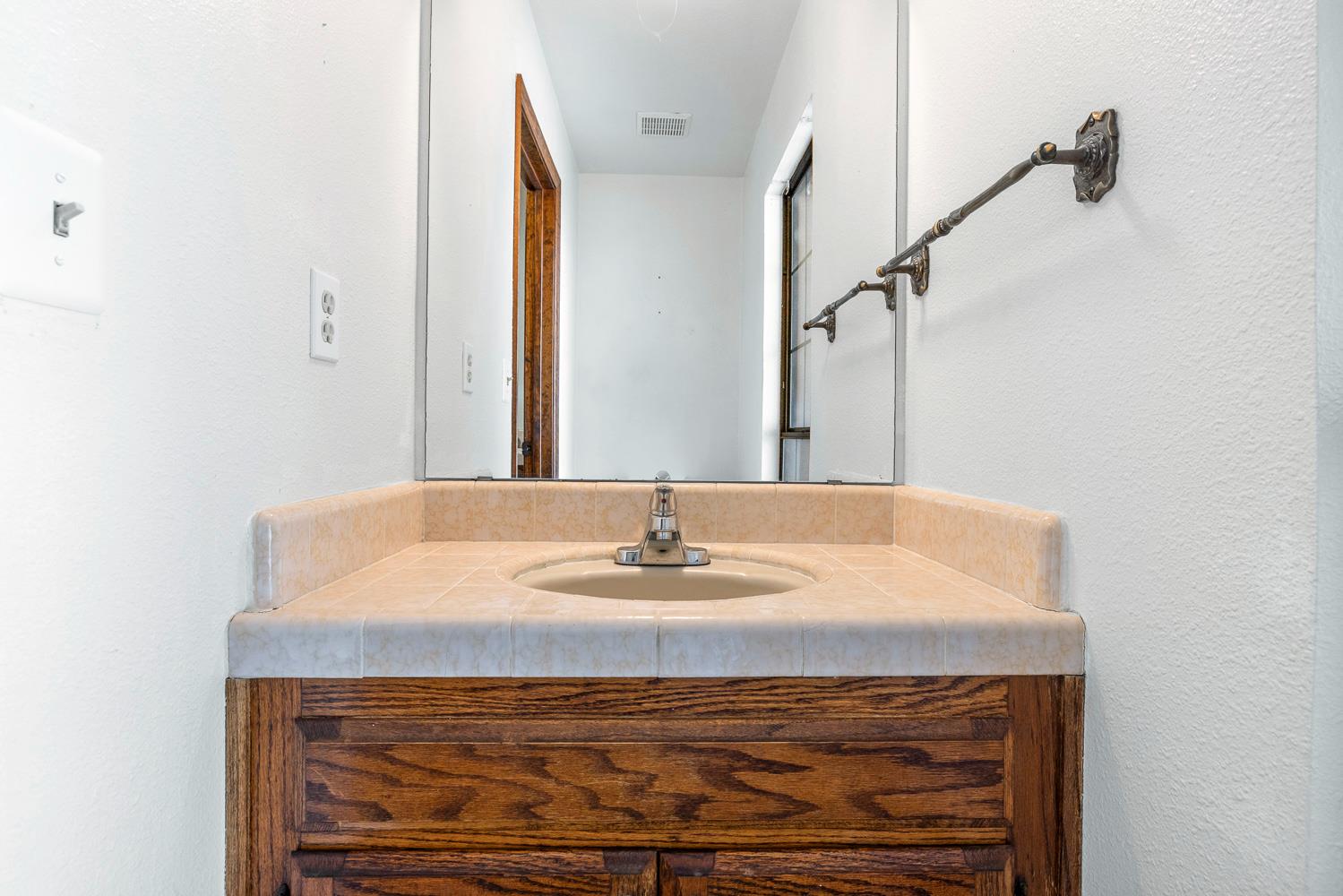 34717 Avenue 13, Madera, CA 93636