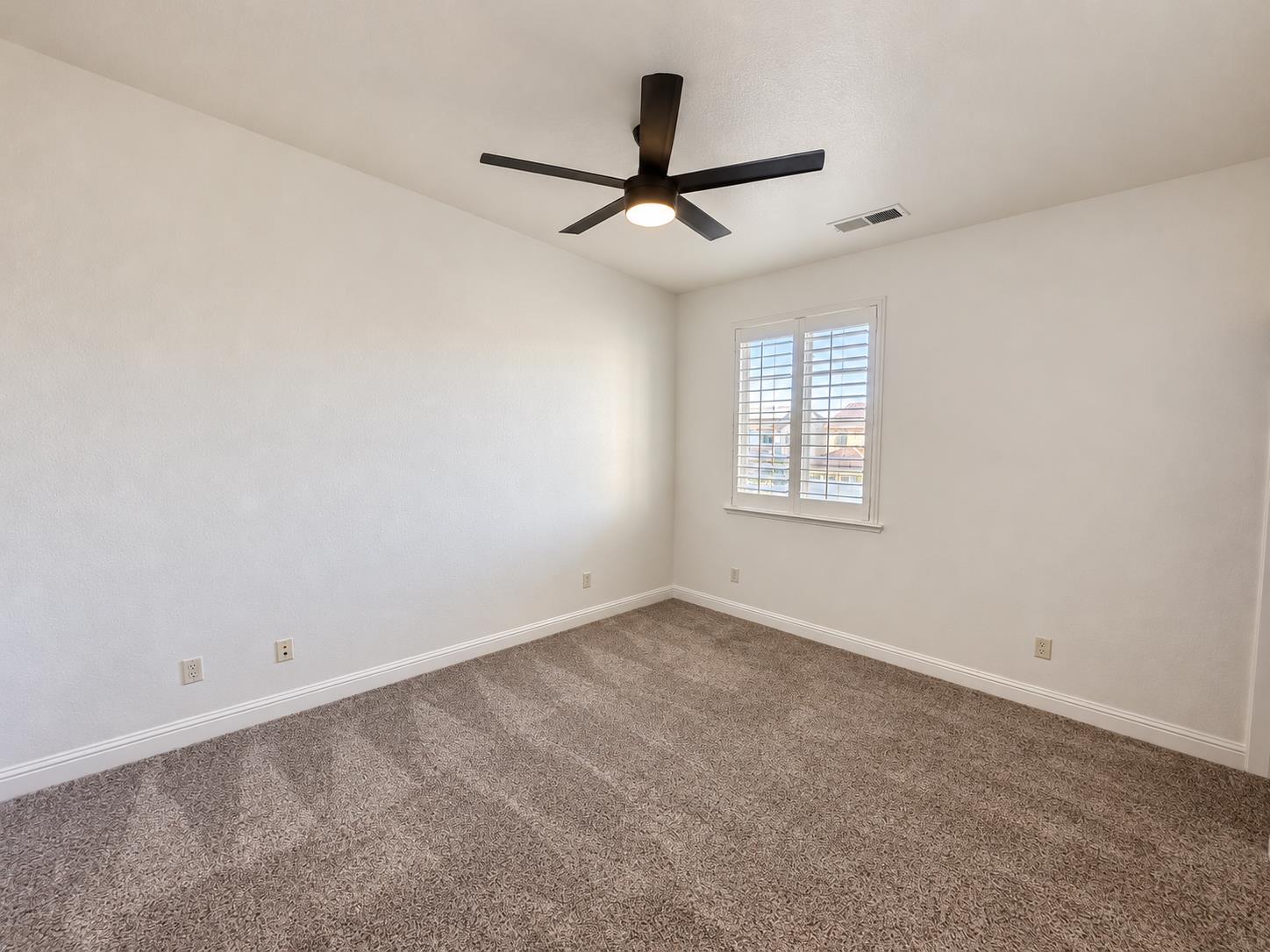 5932 E Byrd Ave, Fresno, CA 93727