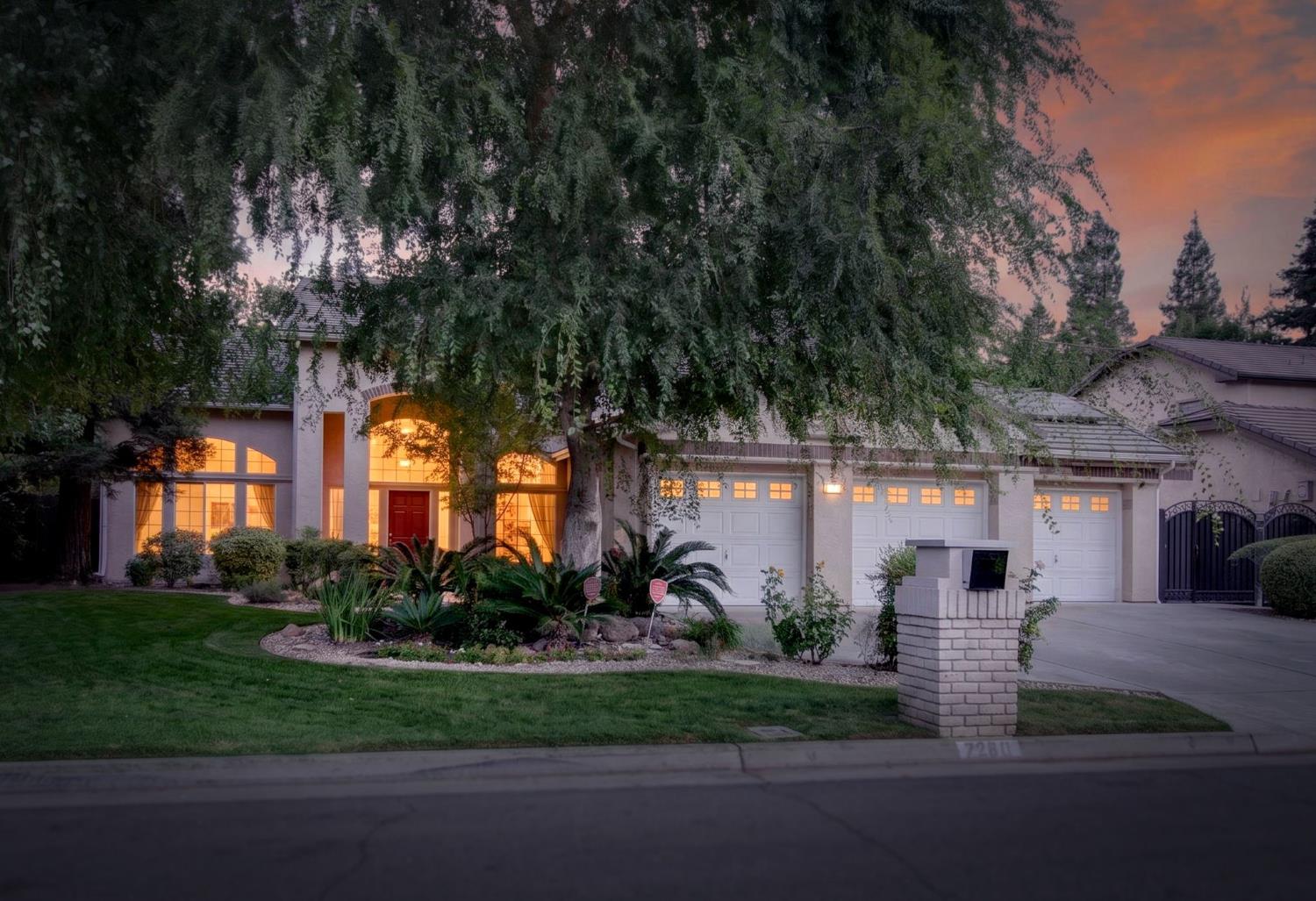 7280 N Cecelia Ave, Fresno, CA 93722