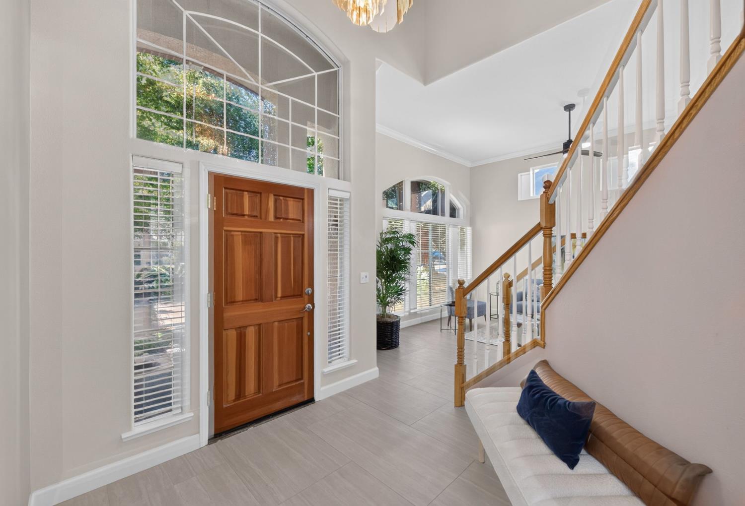 7280 N Cecelia Ave, Fresno, CA 93722