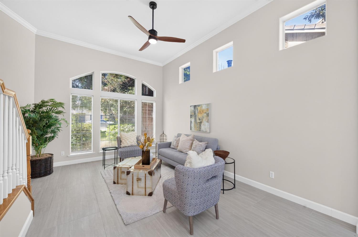 7280 N Cecelia Ave, Fresno, CA 93722