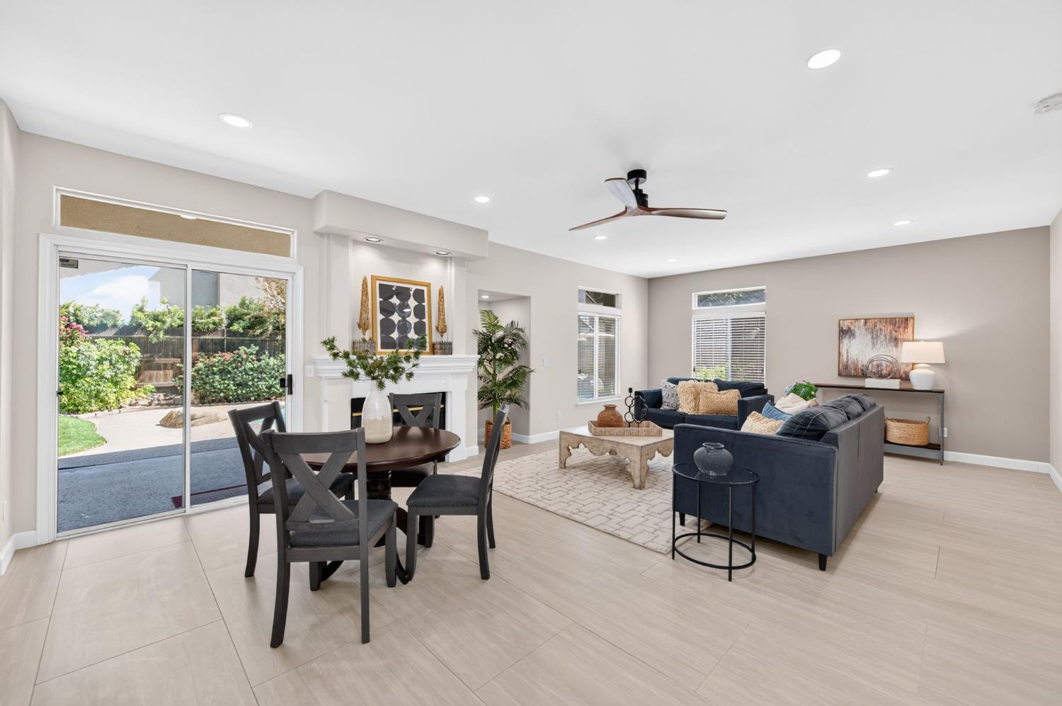 7280 N Cecelia Ave, Fresno, CA 93722