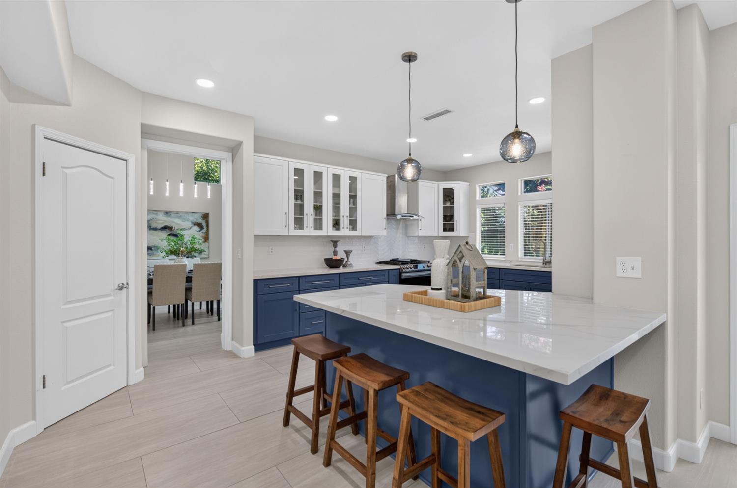 7280 N Cecelia Ave, Fresno, CA 93722