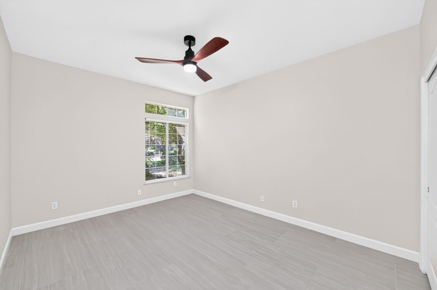 7280 N Cecelia Ave, Fresno, CA 93722