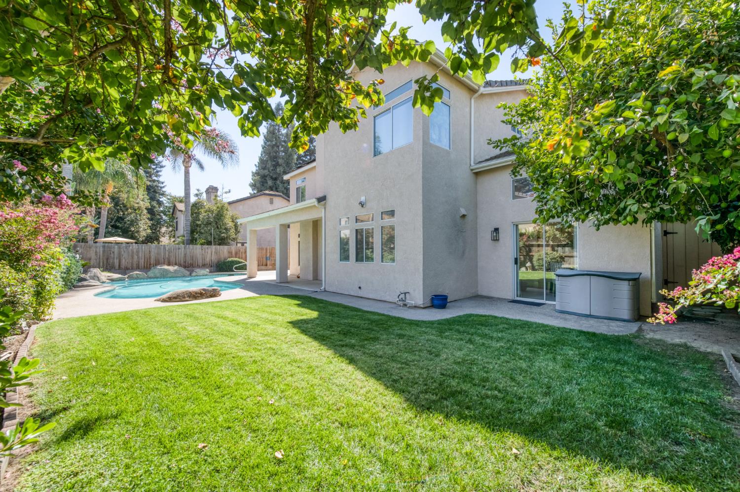 7280 N Cecelia Ave, Fresno, CA 93722