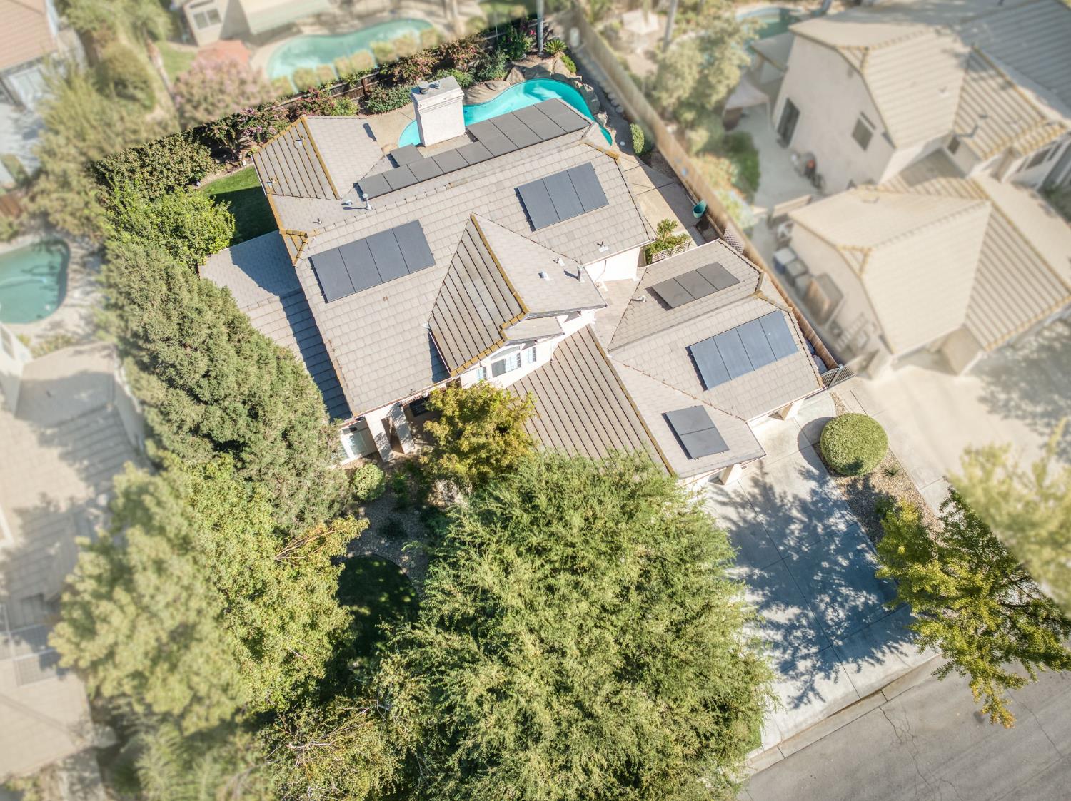 7280 N Cecelia Ave, Fresno, CA 93722