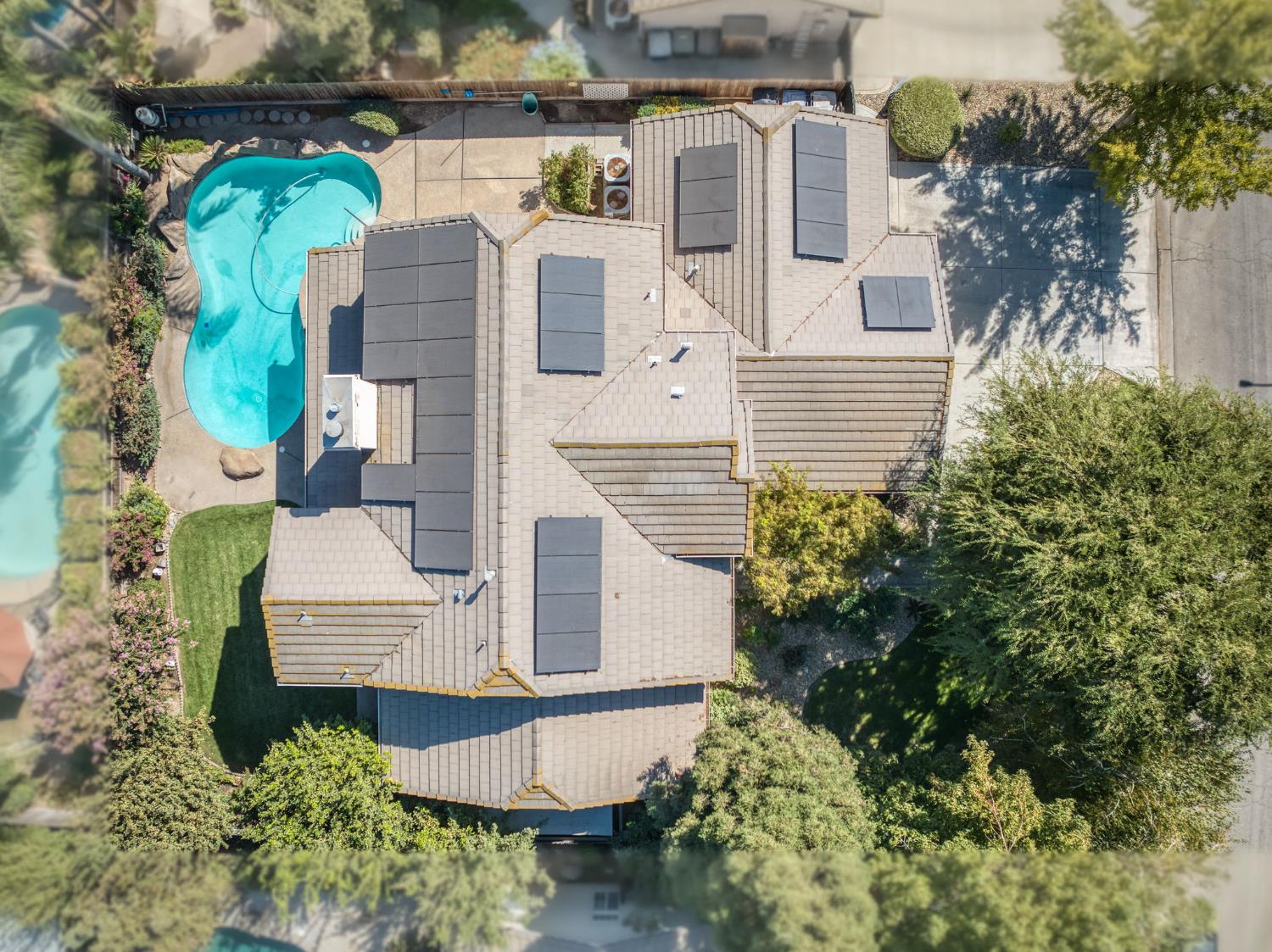 7280 N Cecelia Ave, Fresno, CA 93722