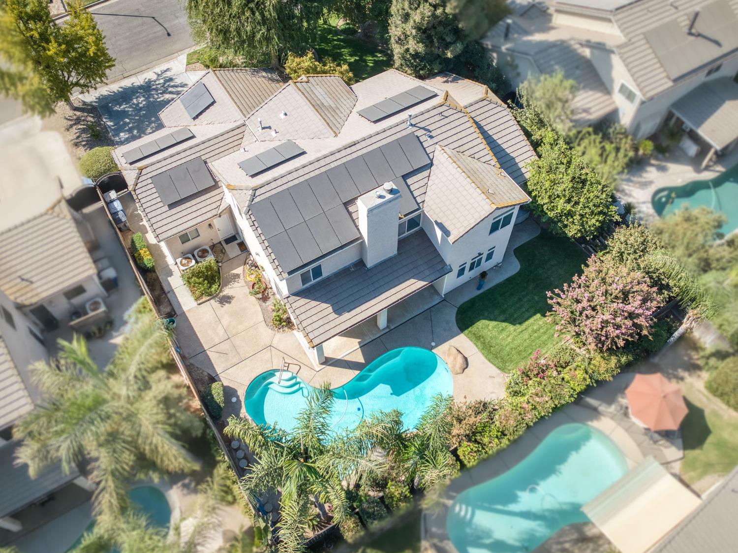 7280 N Cecelia Ave, Fresno, CA 93722