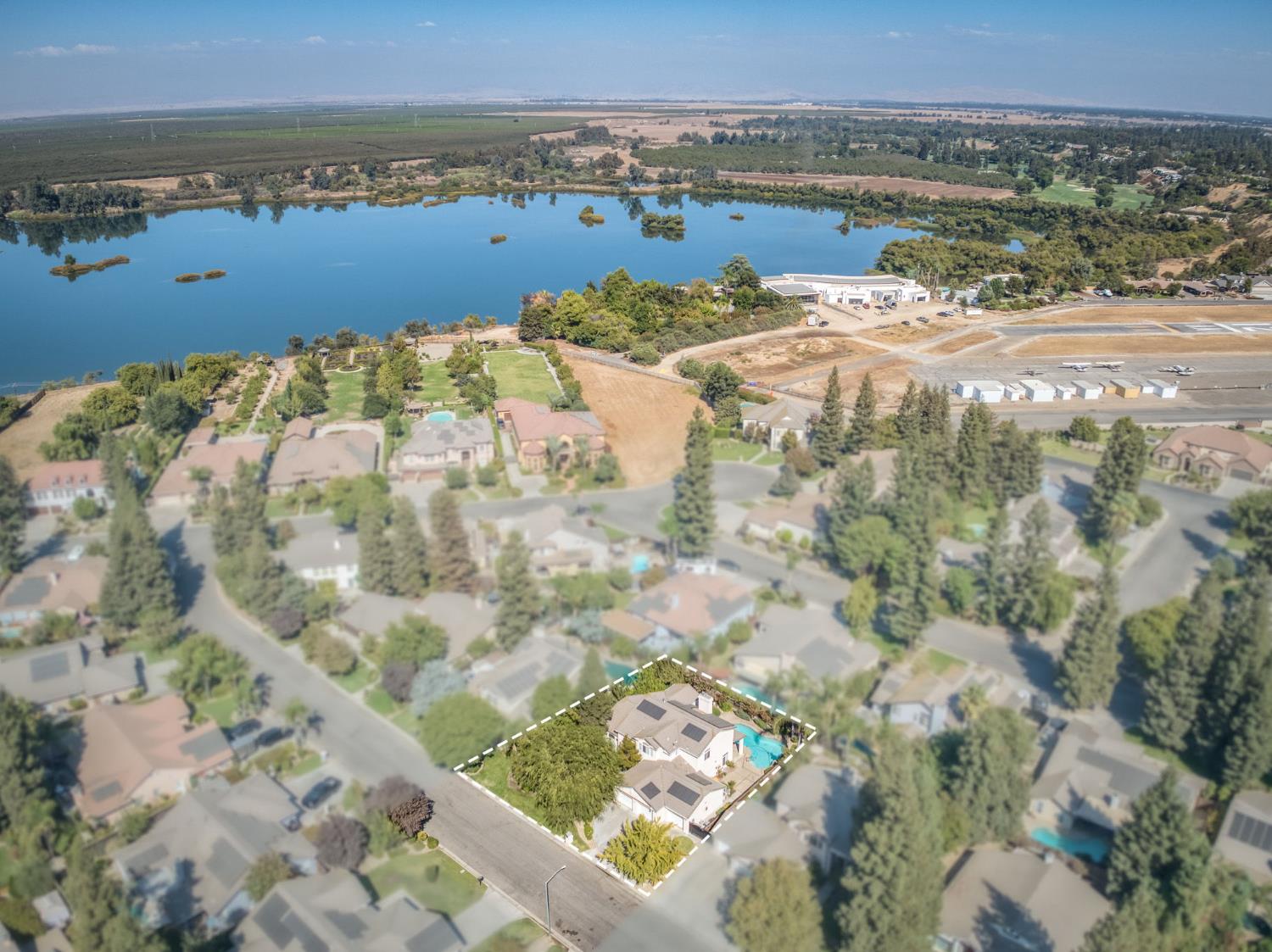 7280 N Cecelia Ave, Fresno, CA 93722