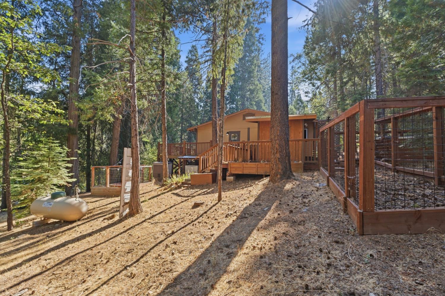 7141 Snyder Ridge Rd, Mariposa, CA 95338