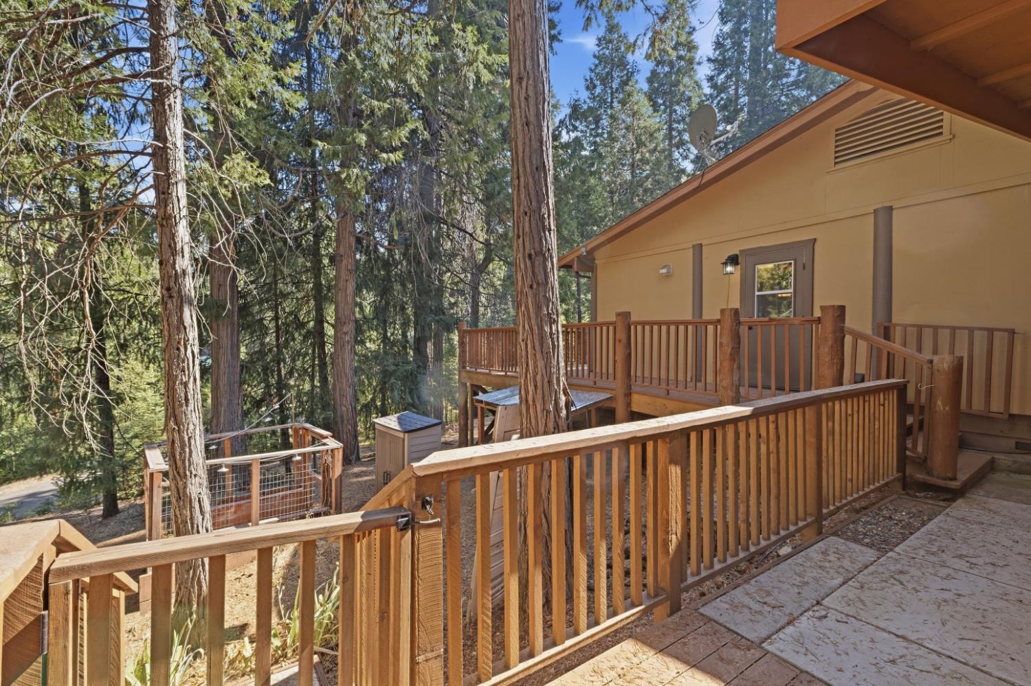 7141 Snyder Ridge Rd, Mariposa, CA 95338