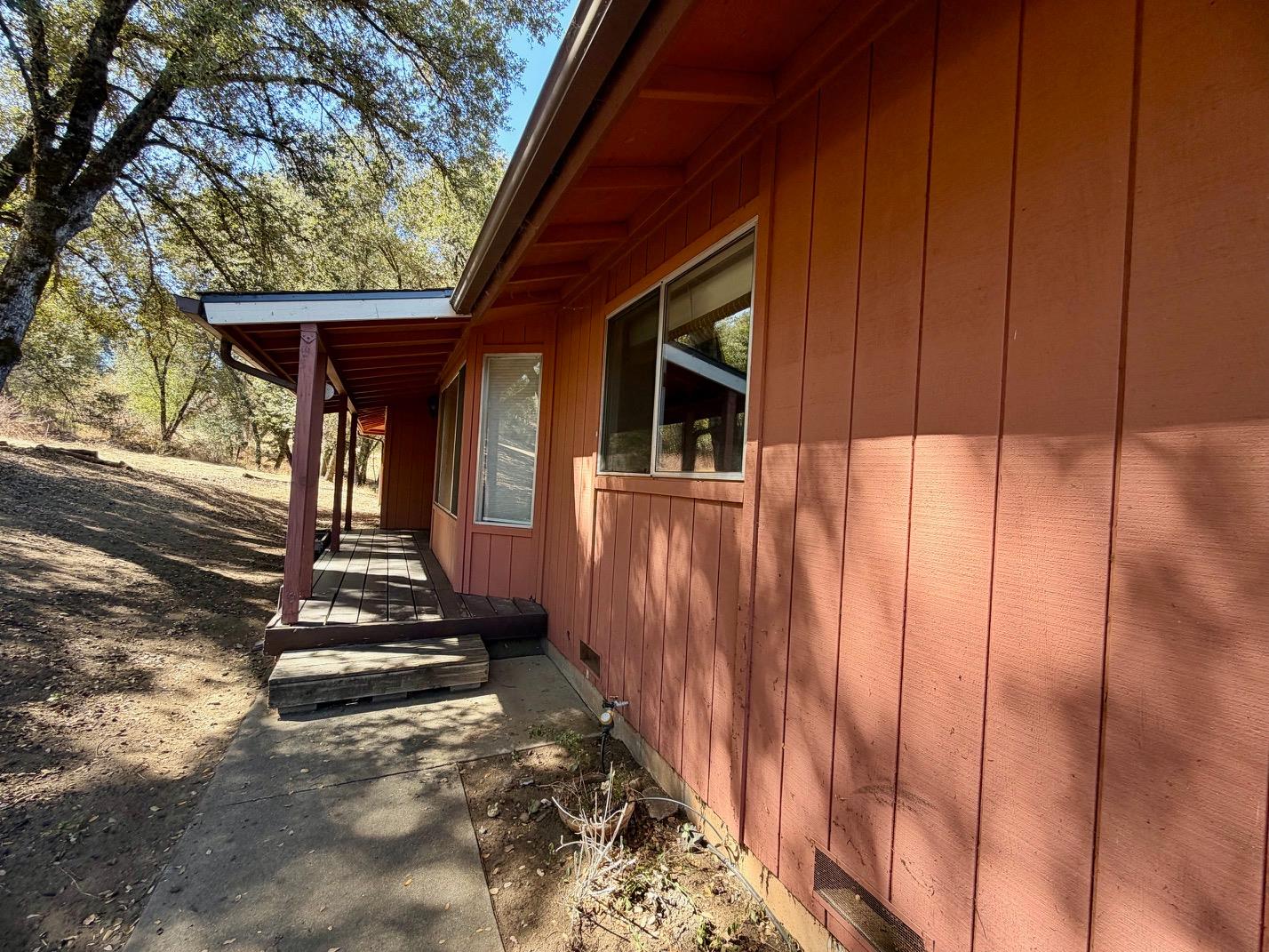50231 Spook Ln, Oakhurst, CA 93644