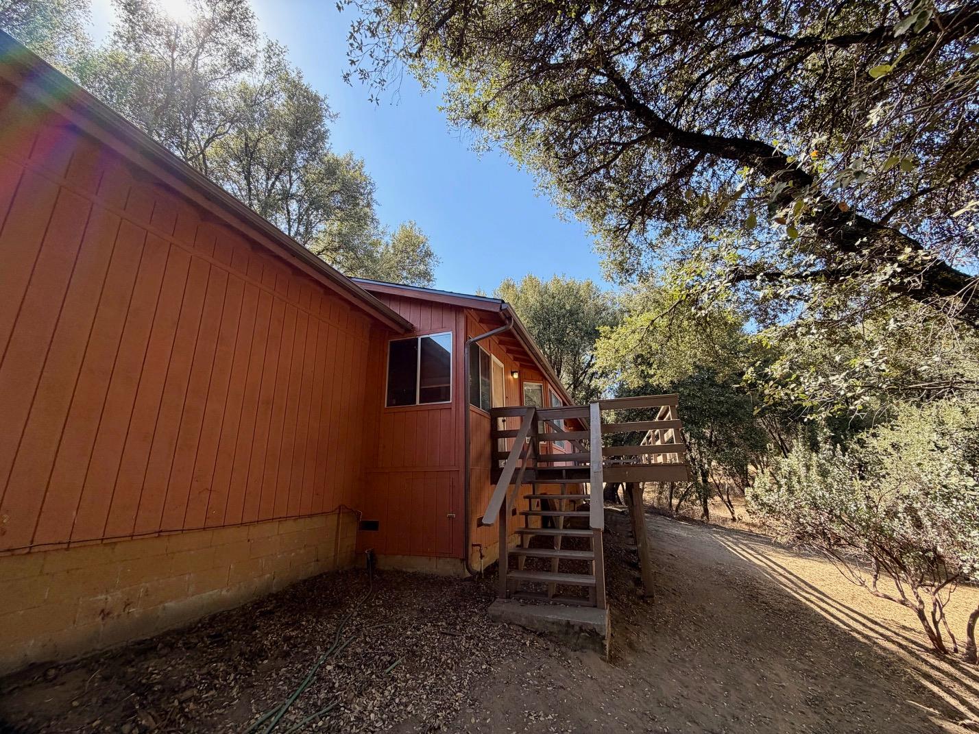 50231 Spook Ln, Oakhurst, CA 93644