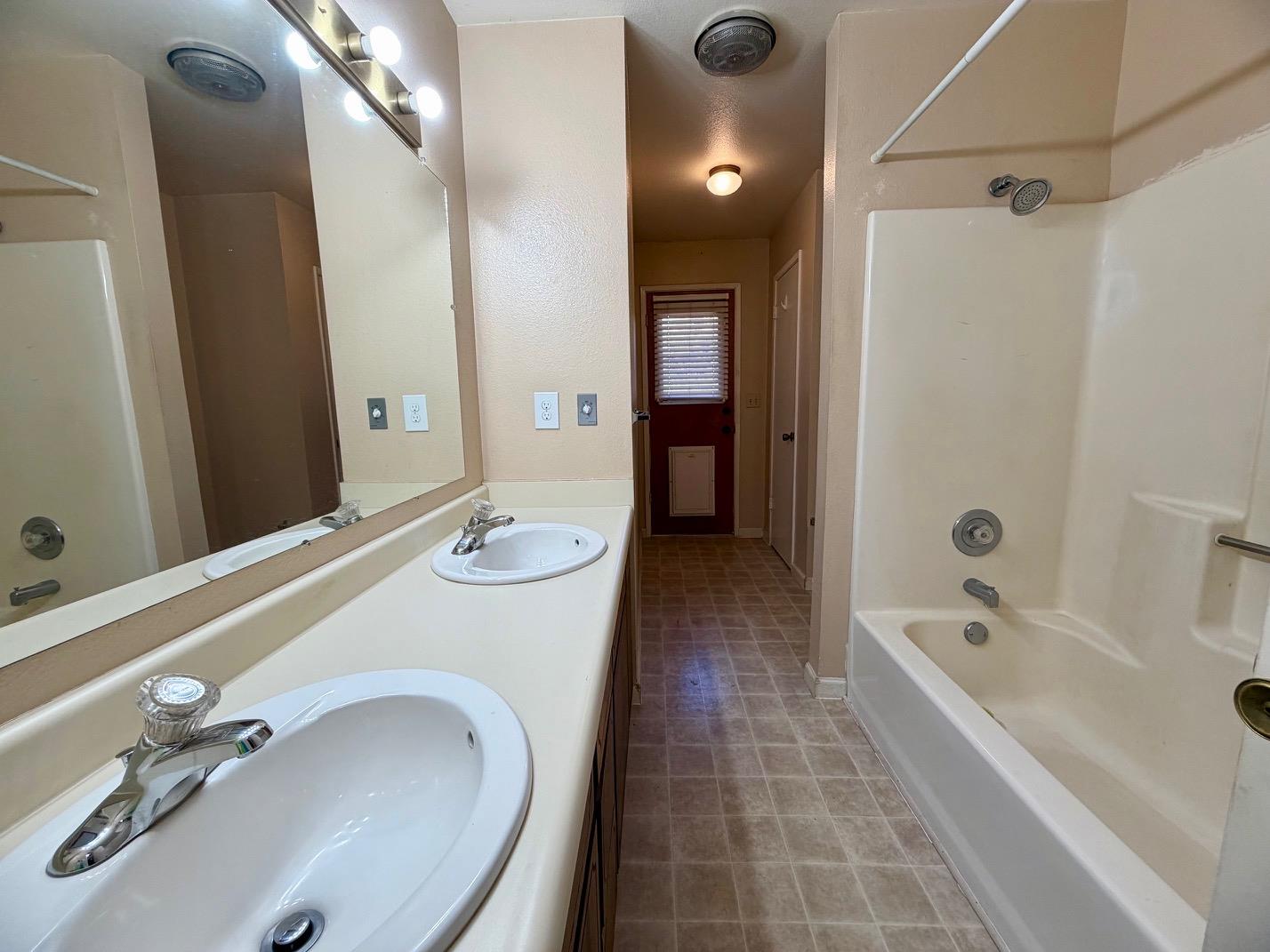 50231 Spook Ln, Oakhurst, CA 93644