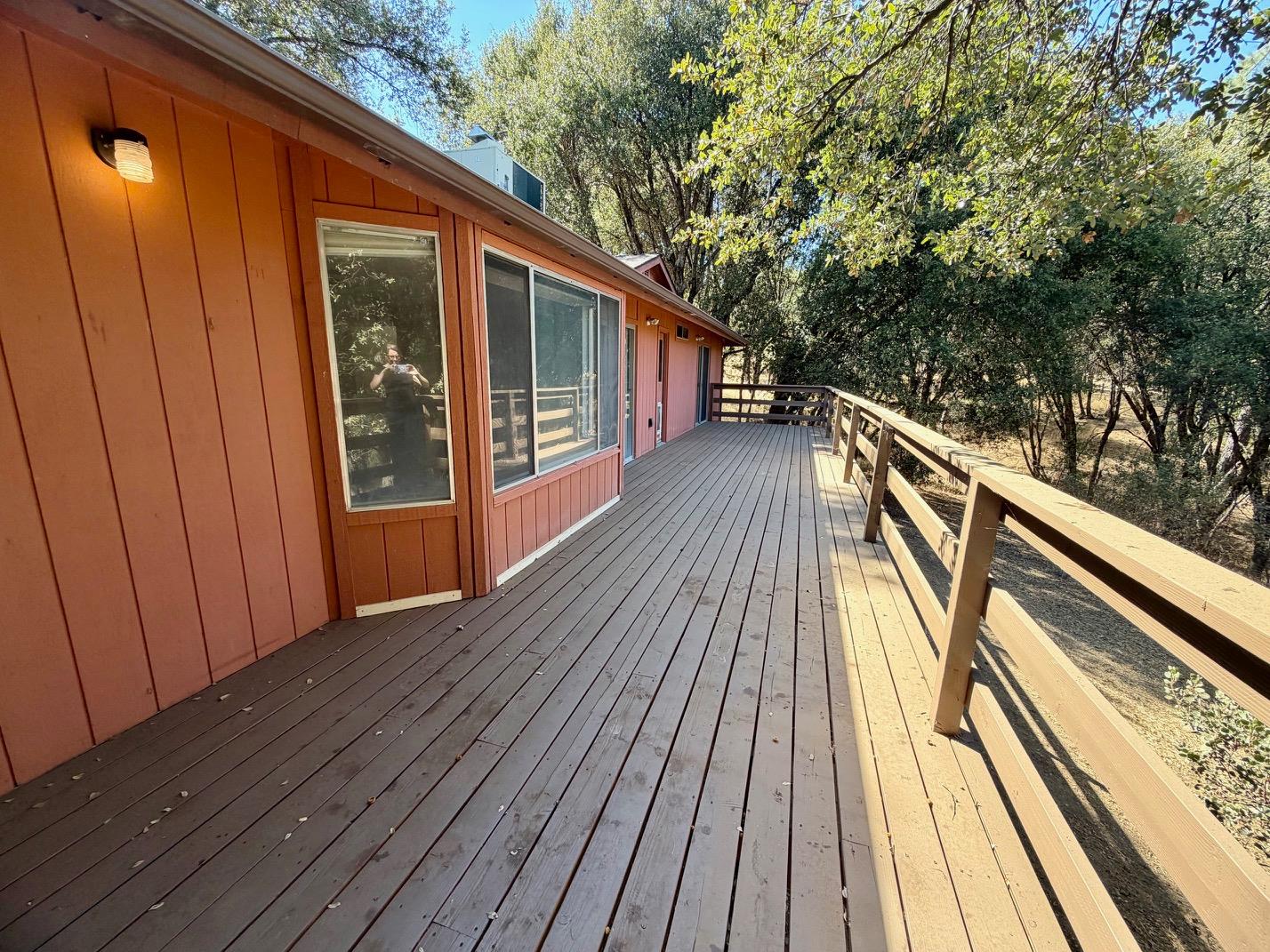 50231 Spook Ln, Oakhurst, CA 93644