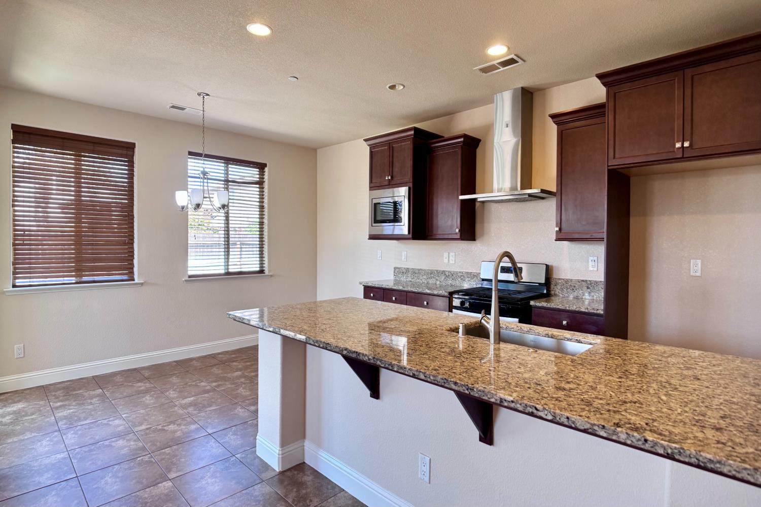 5895 E Burns Ave, Fresno, CA 93727