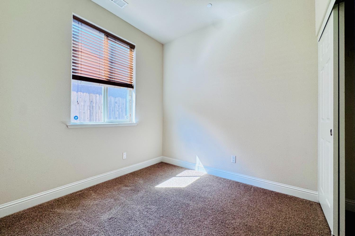 5895 E Burns Ave, Fresno, CA 93727