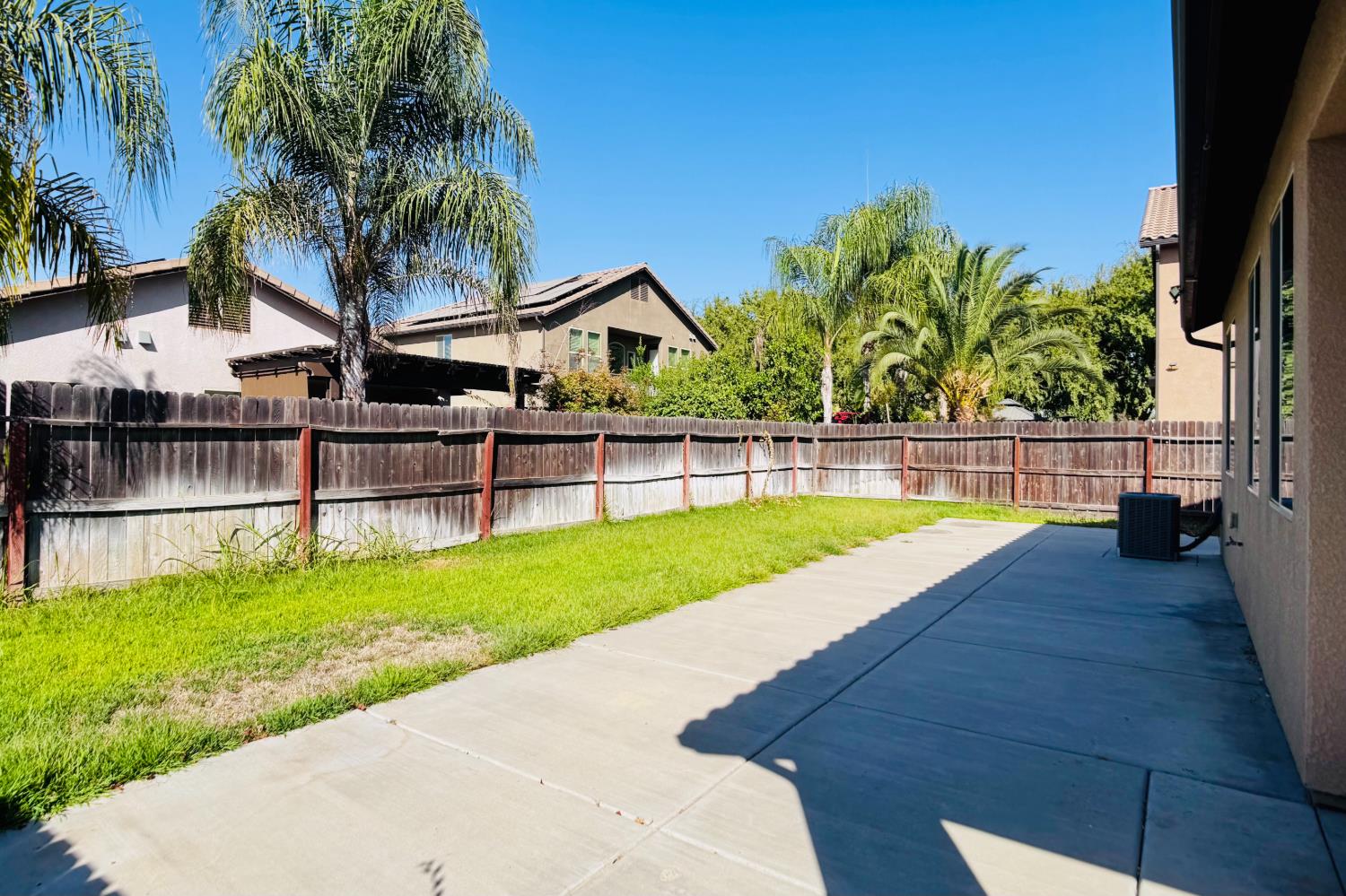 5895 E Burns Ave, Fresno, CA 93727