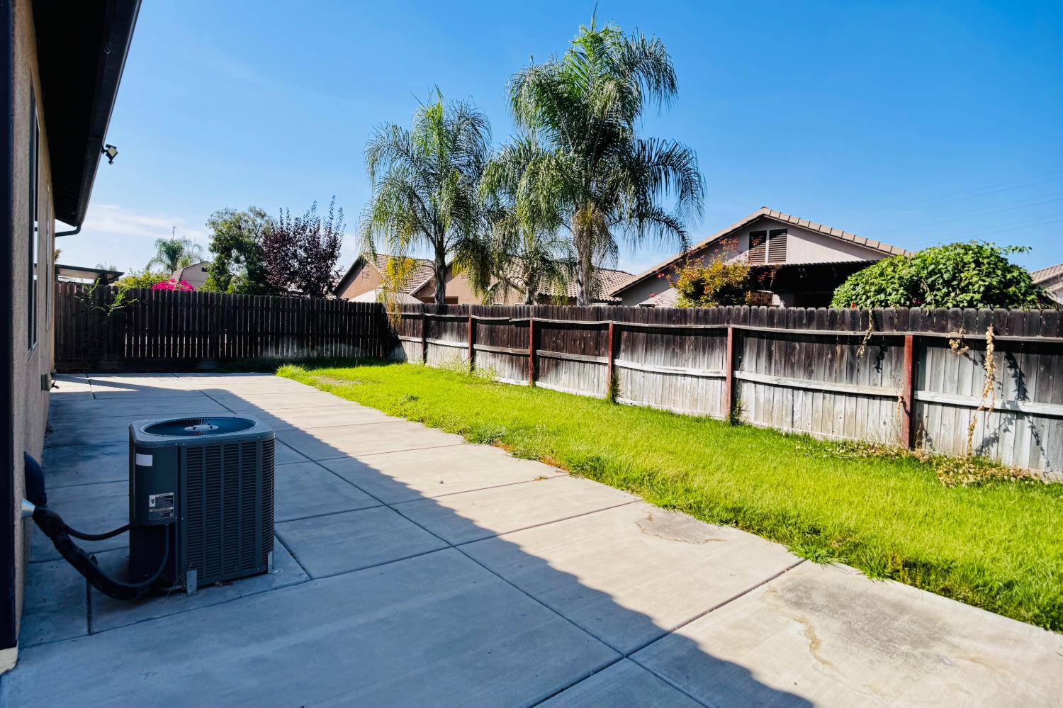 5895 E Burns Ave, Fresno, CA 93727