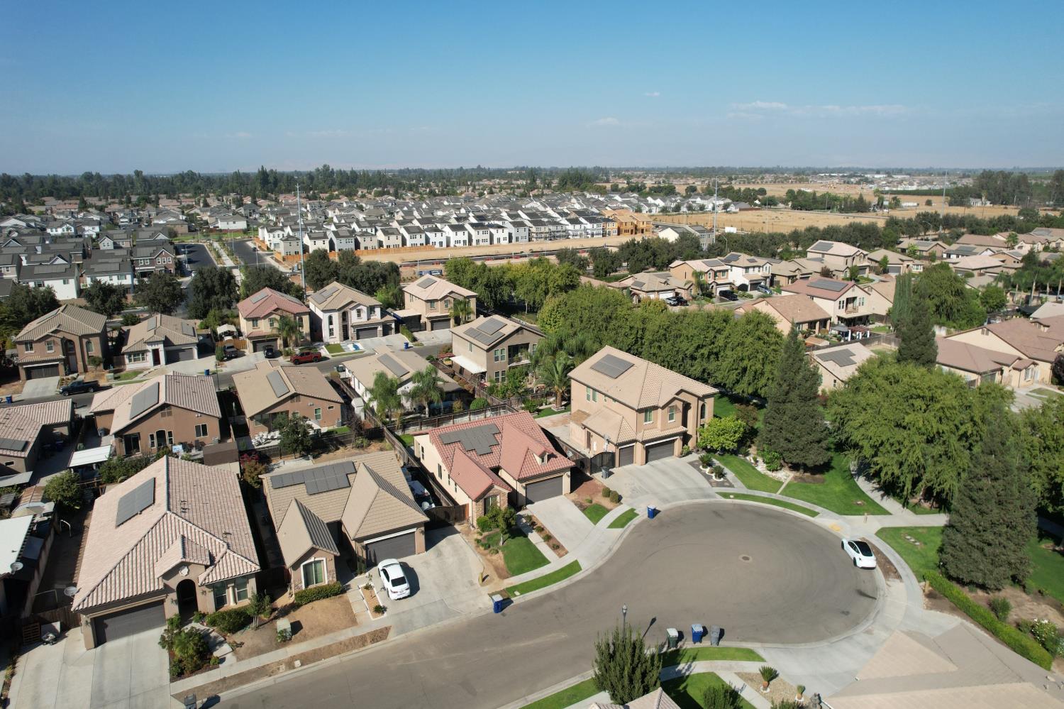 5895 E Burns Ave, Fresno, CA 93727