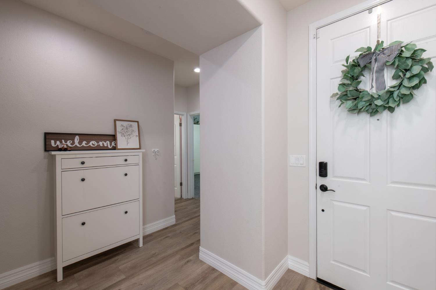 1853 Twinberry Ave, Clovis, CA 93619