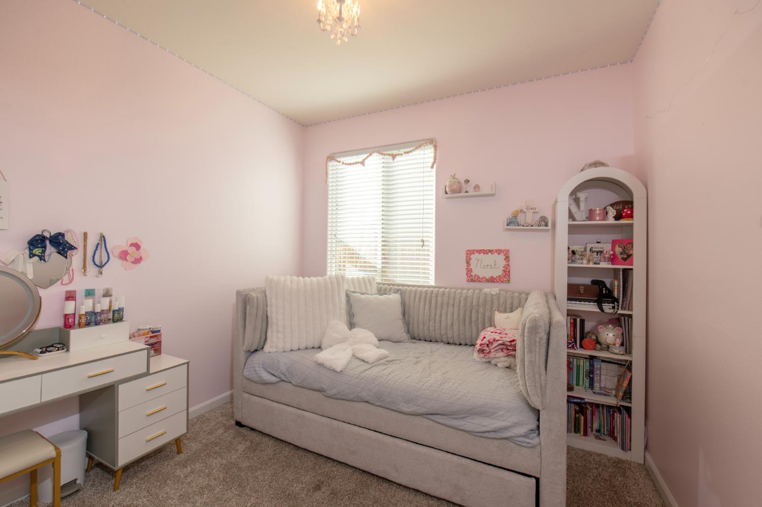 1853 Twinberry Ave, Clovis, CA 93619