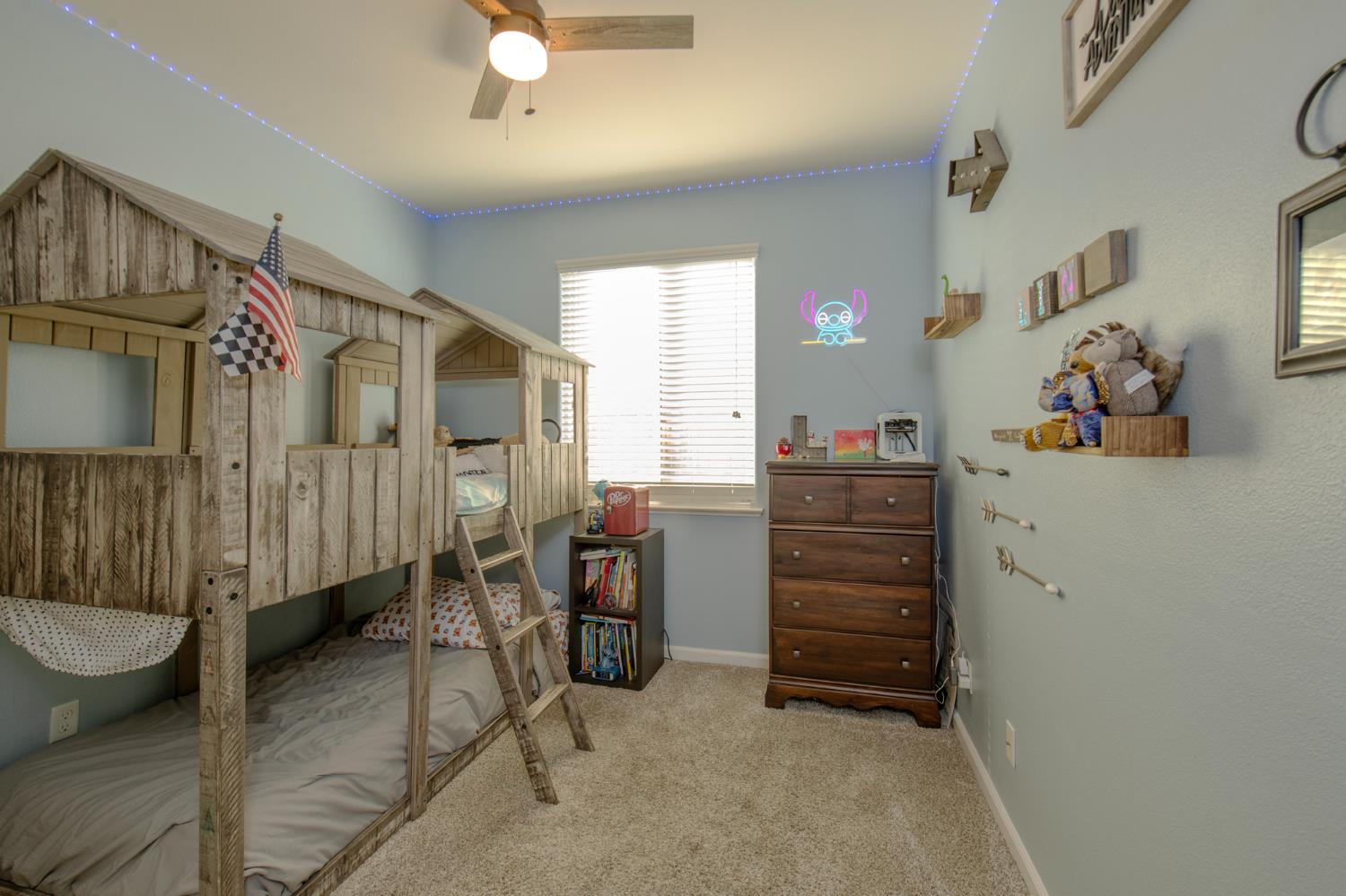 1853 Twinberry Ave, Clovis, CA 93619