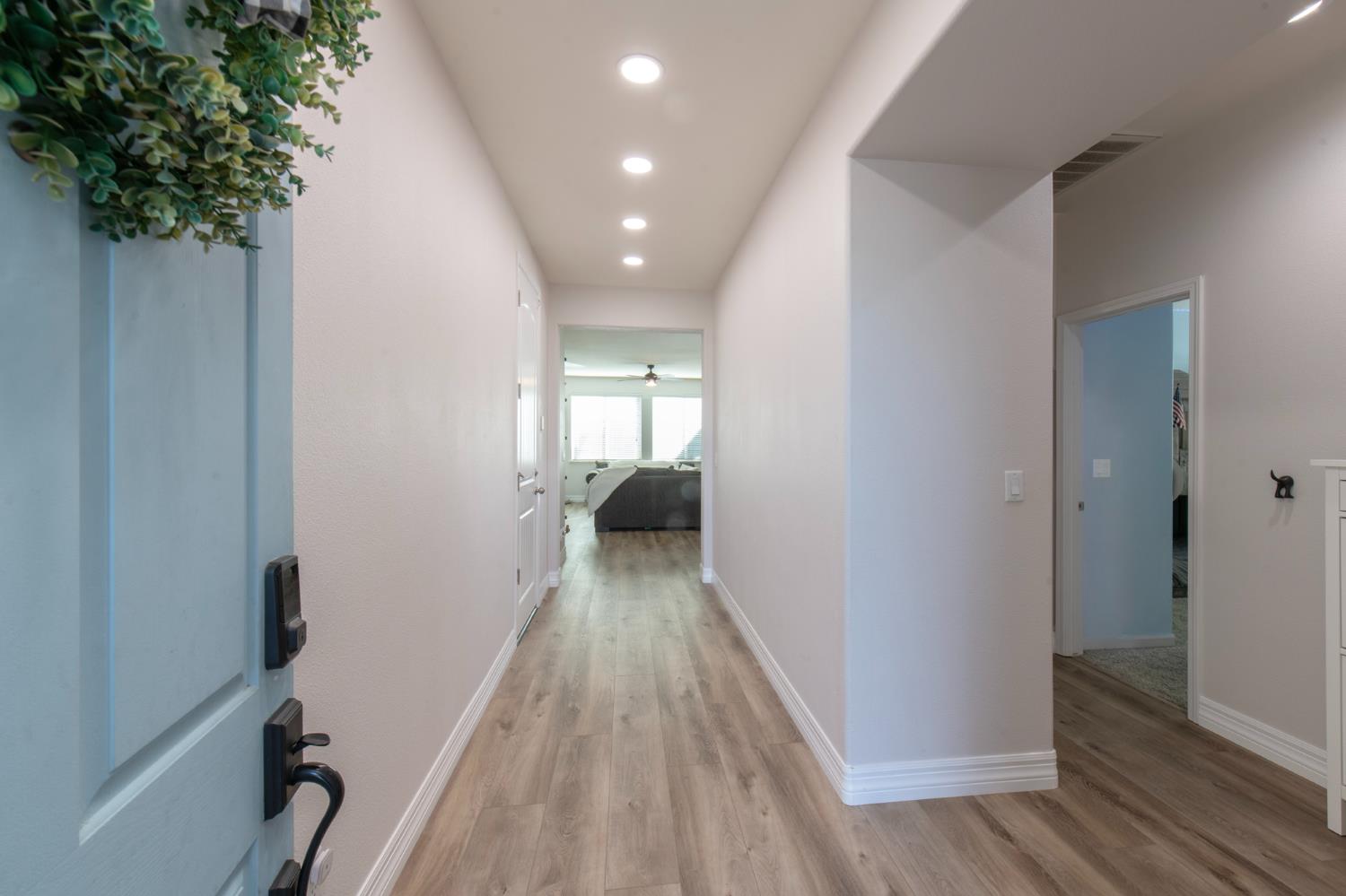 1853 Twinberry Ave, Clovis, CA 93619