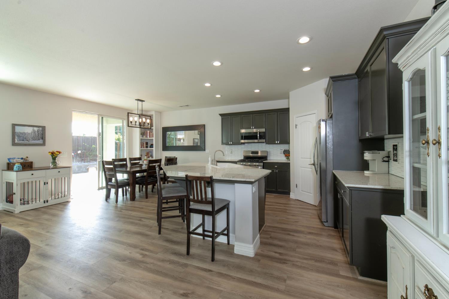 1853 Twinberry Ave, Clovis, CA 93619